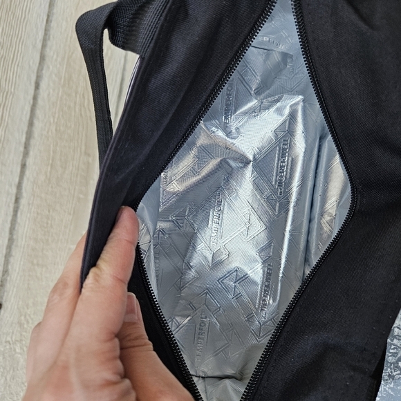 Rachel Ray insulated two compartment lunch bag black and white stripes - Picture 4 of 5